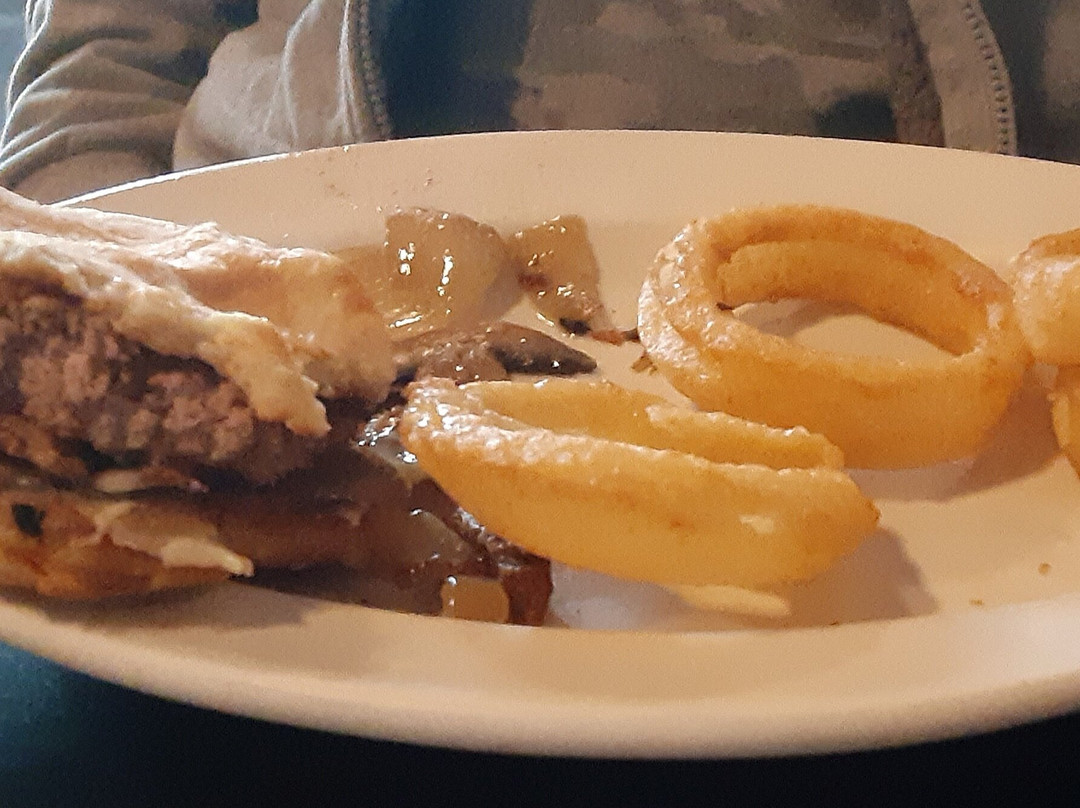 Sunny's Sports Bar & Grill