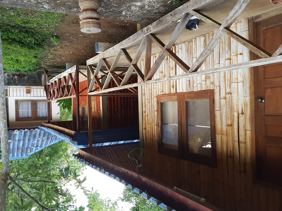 Naxai Guesthouse I & II