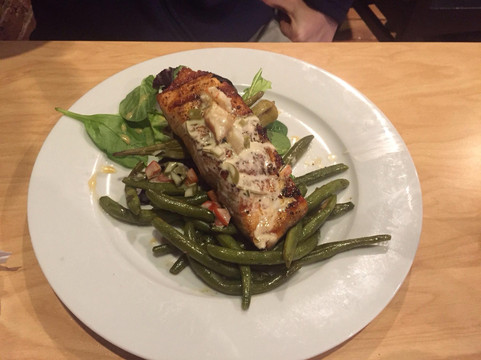 Roots Bakery, Bistro & Bar