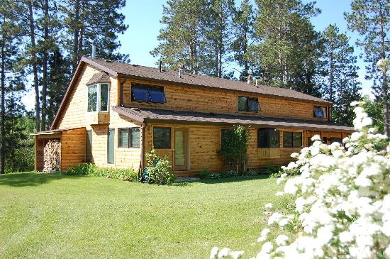 Akeley酒店住宿-Embracing Pines B&B