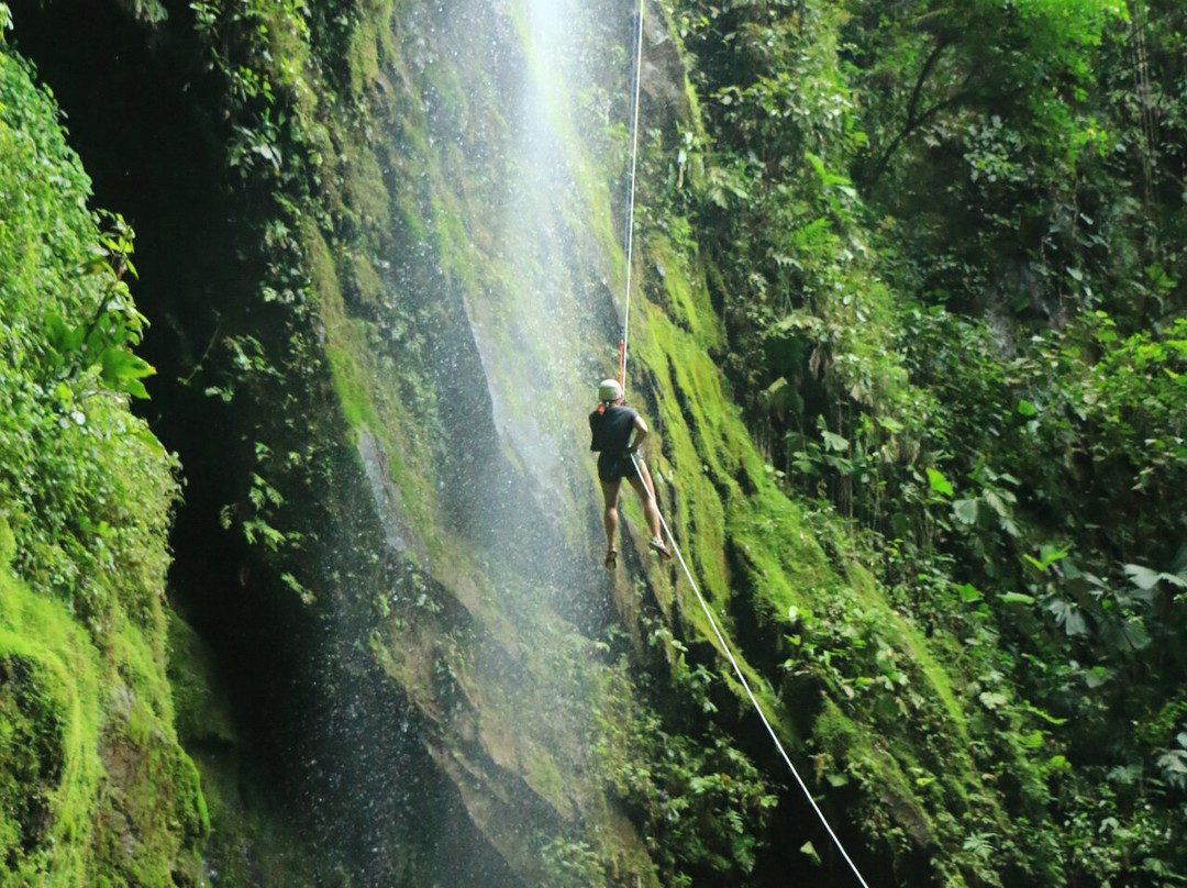 Canyoning Costa Rica Maquique Adventure景点图片