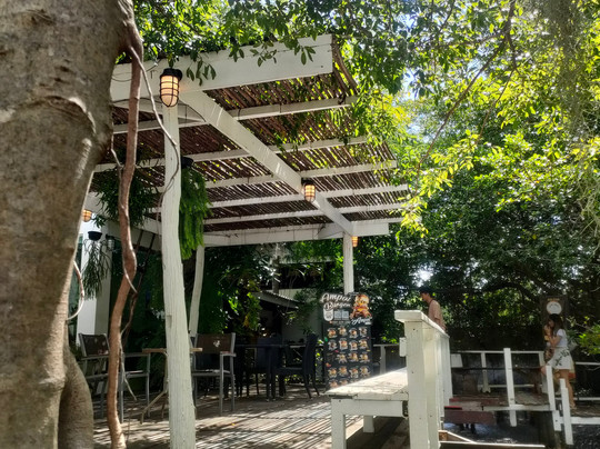 Ampol Burger Angsila Branch主图