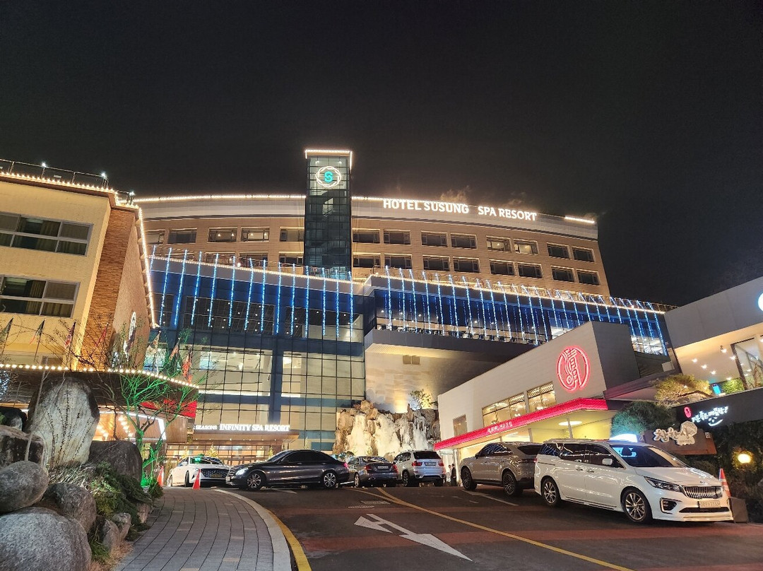 本昵客雅寿城酒店主图