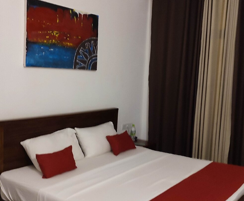 Saffron Lake Yala主图