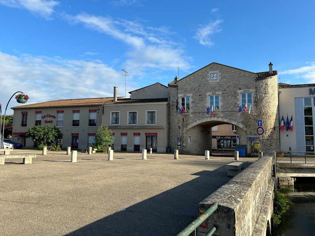 Logis Hôtel le Cheval Blanc et Clovis主图