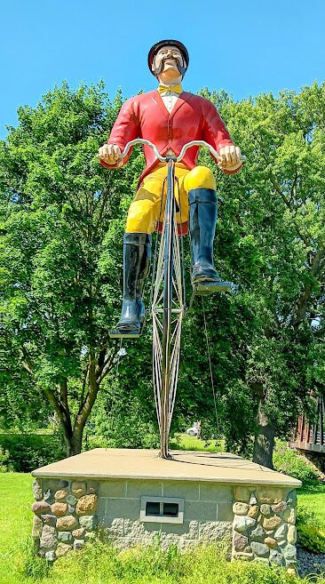 World's Largest Bicyclist-Sparta必去景点