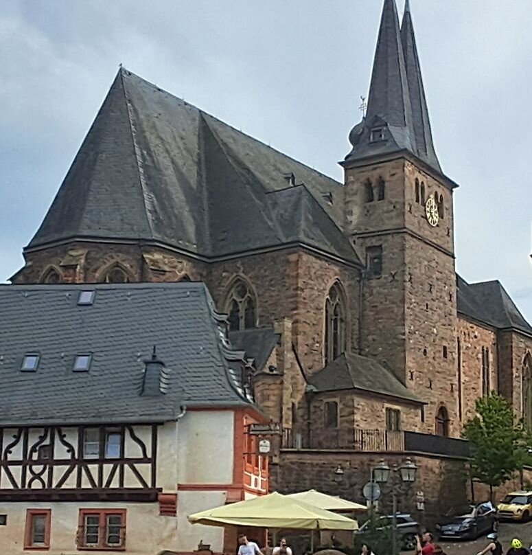 Katholische Kirche St. Laurentius-萨尔堡必去景点