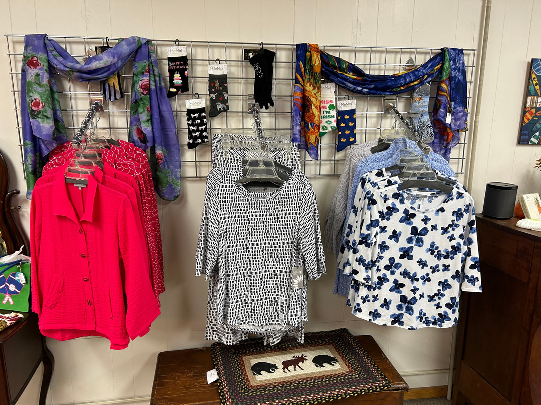 Dressers Unlimited-Plymouth必去景点