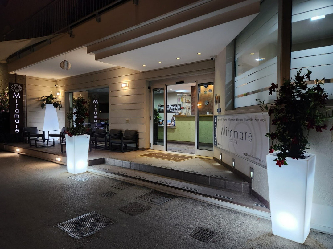 Pineto酒店住宿-Hotel Miramare
