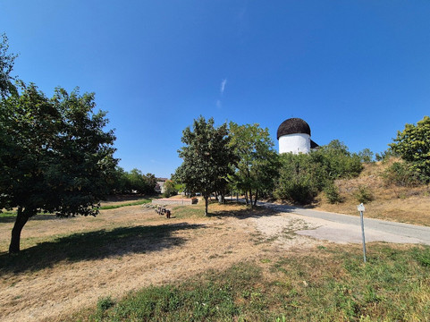 Oskui kerektemplom-Osku必去景点