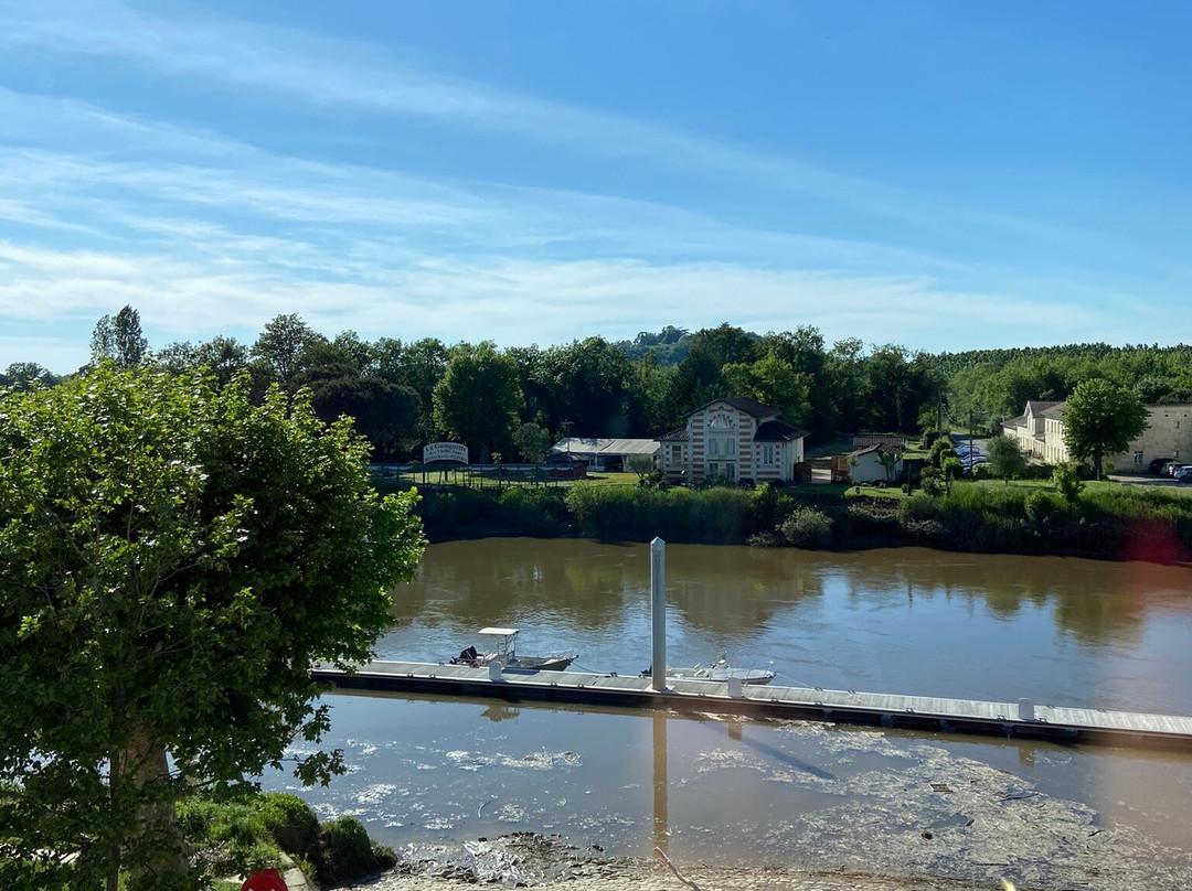 Hôtel De La Tour Libourne主图