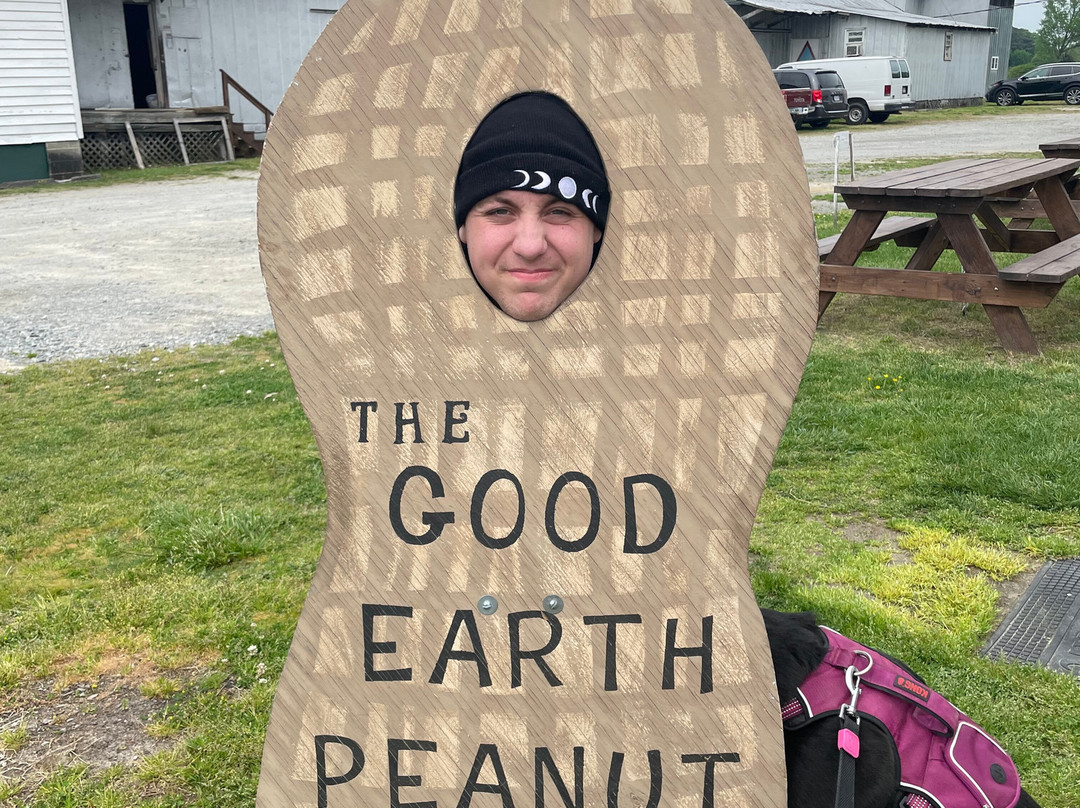 Good Earth Peanut Company景点图片