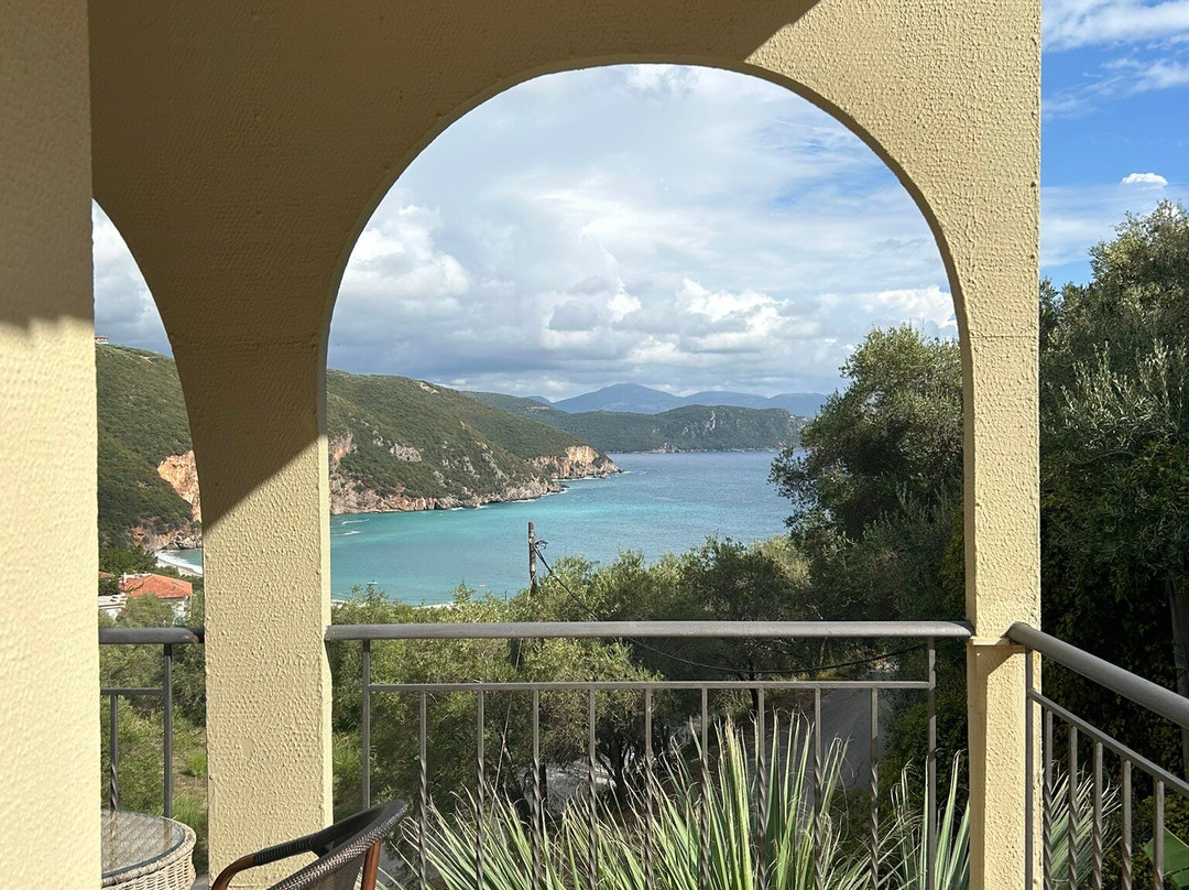 Bella Vista Hotel & Apartments主图