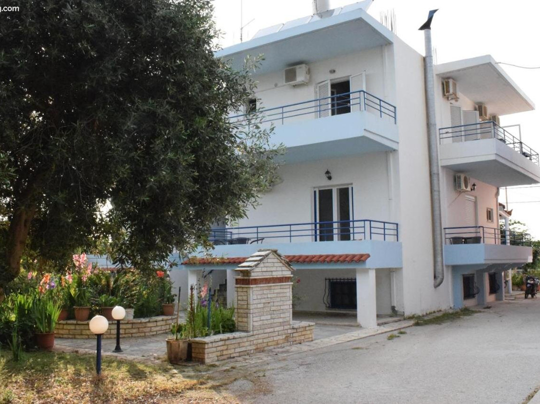 Lydia Rooms & Studios主图