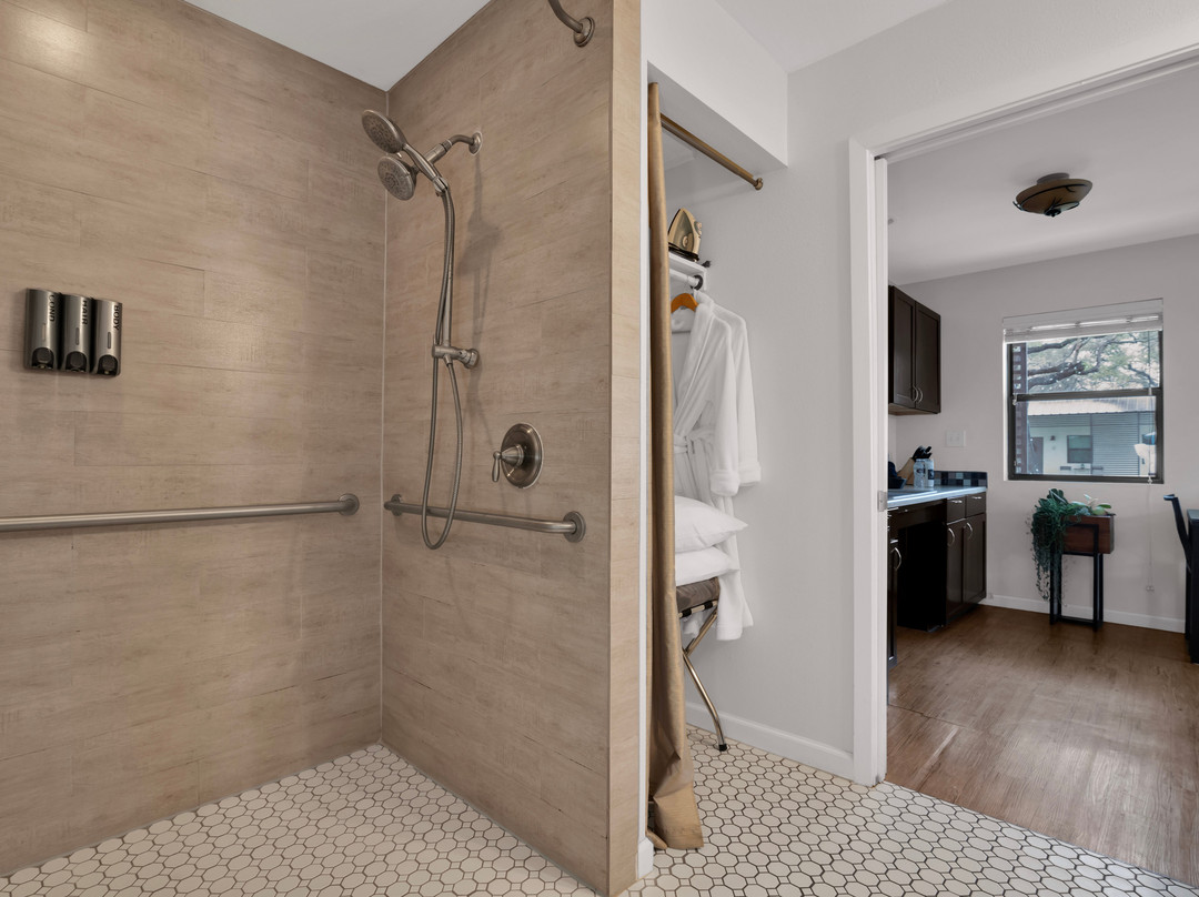 Hotel Flora And Fauna主图