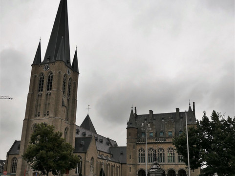 Onze-Lieve-Vrouwkerk-Sint-Katelijne-Waver必去景点