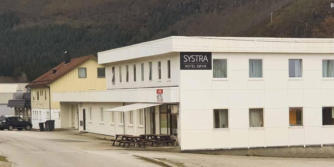Systra Hotel Sovik主图