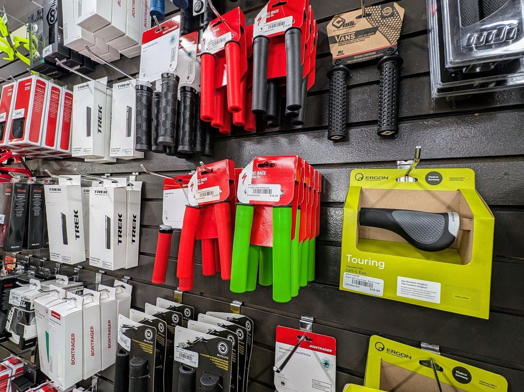 Herndon旅游景点-Bikes & Moore