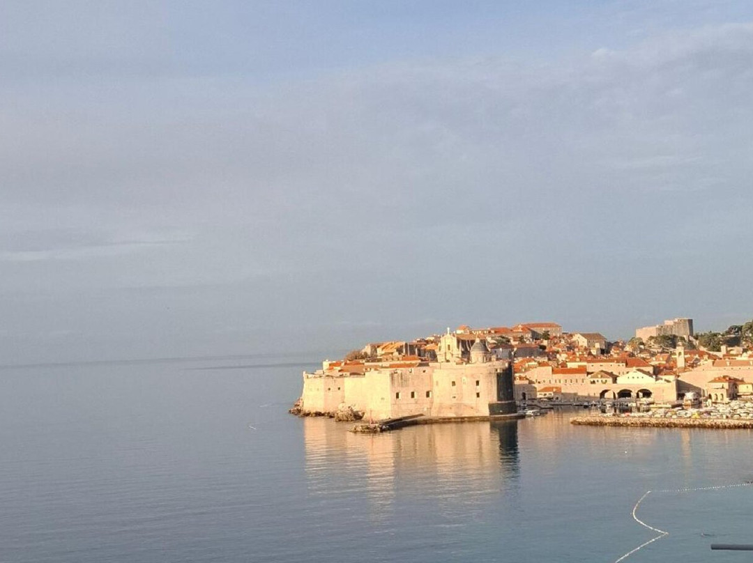 埃克萨勒斯尔酒店主图