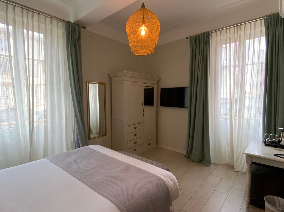 阿尔莫里酒店主图