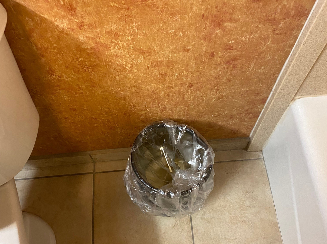 艾克城希尔顿恒庭旅馆&套房酒店主图