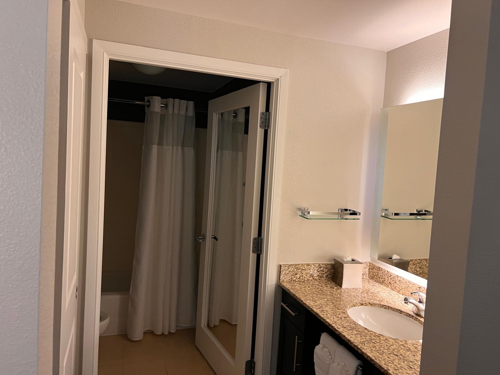 Residence Inn Arlington Courthouse-浴室