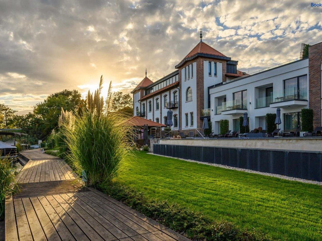 Bordűr Wellness Hotel Superior és Szőnyegmúzeum