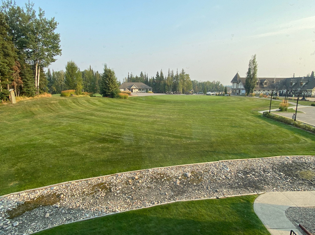 麋鹿岭度假酒店主图