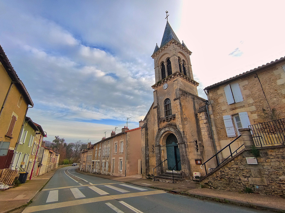 Église Notre-dame De Coulombiers景点图片