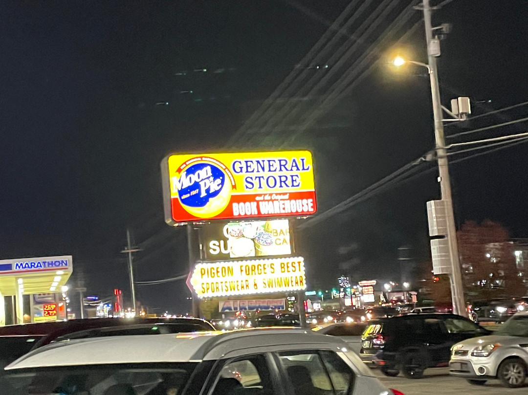 MoonPie General Store and the Original Book Warehouse-皮金福奇必去景点