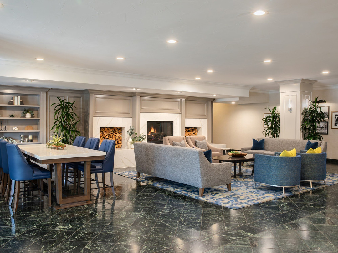 约巴林达艾瑞斯套房酒店主图