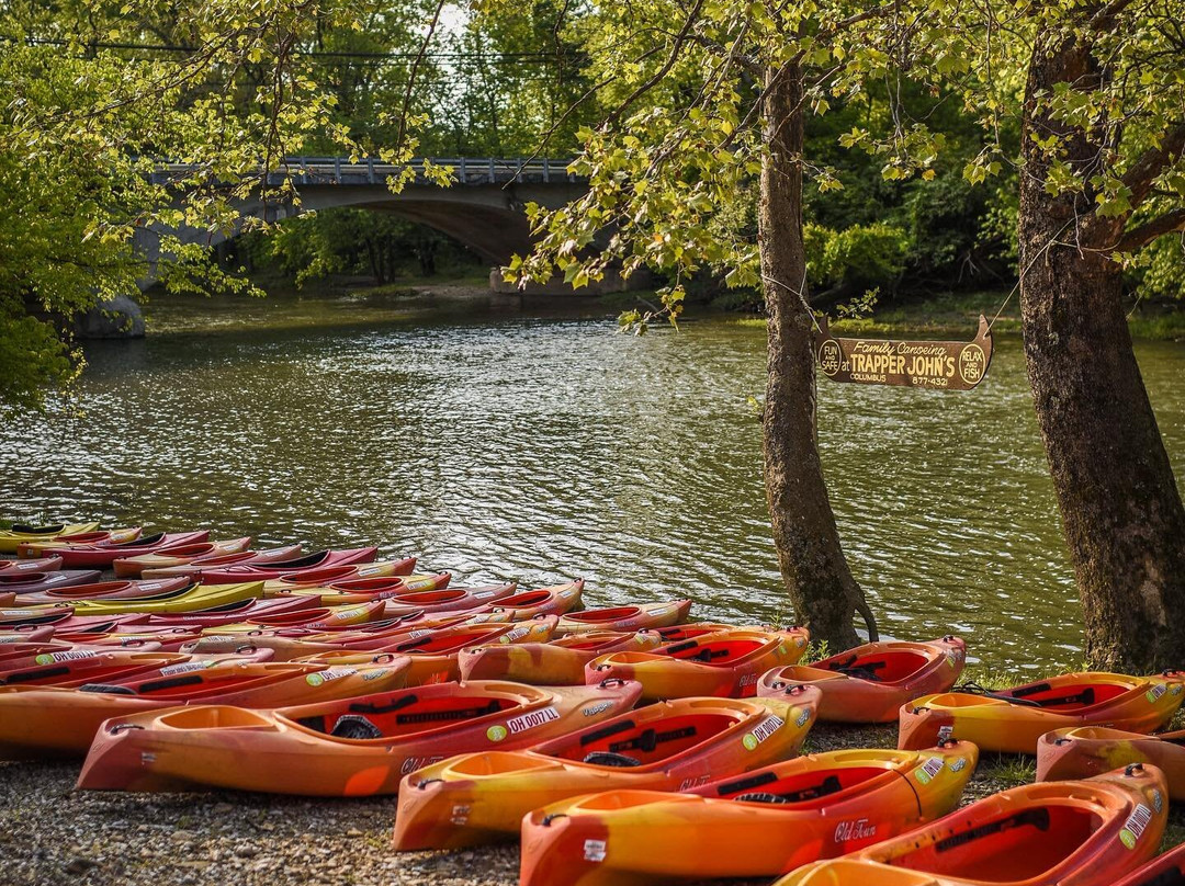 Trapper John's Canoe Livery-格罗夫城必去景点