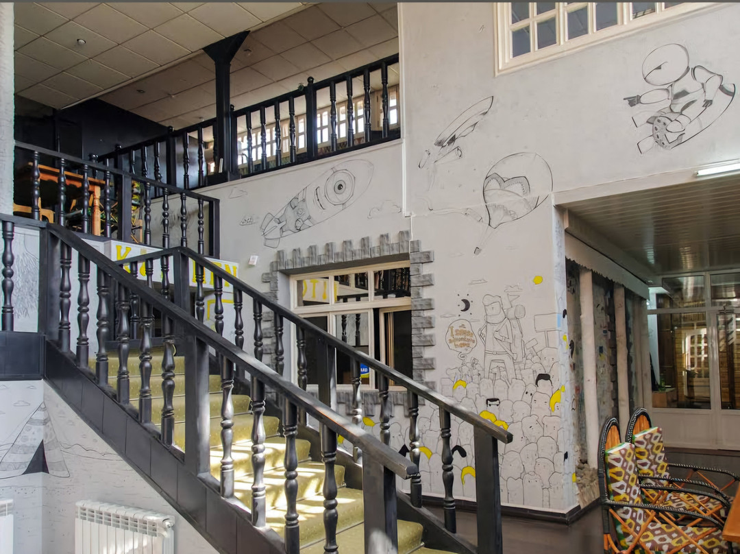 Topchan Hostel主图