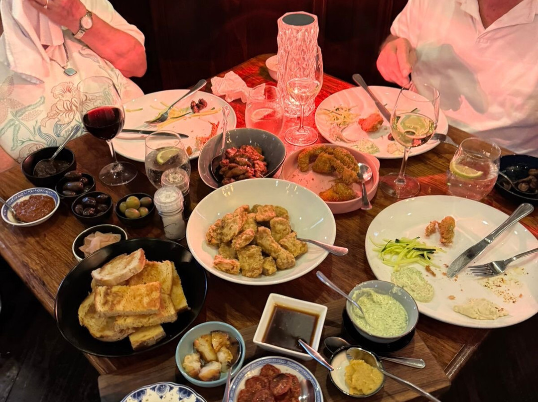 The Royal Hotel主图