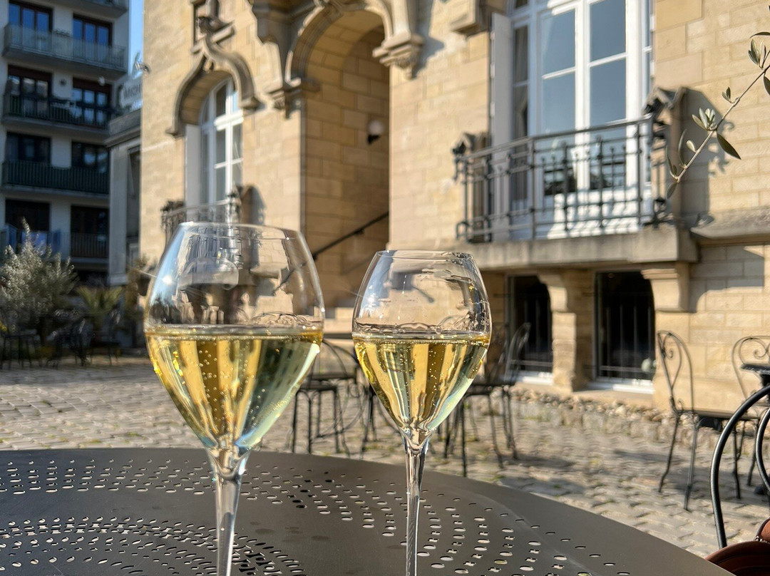 Champagne Michel Gonet-埃佩尔内必去景点