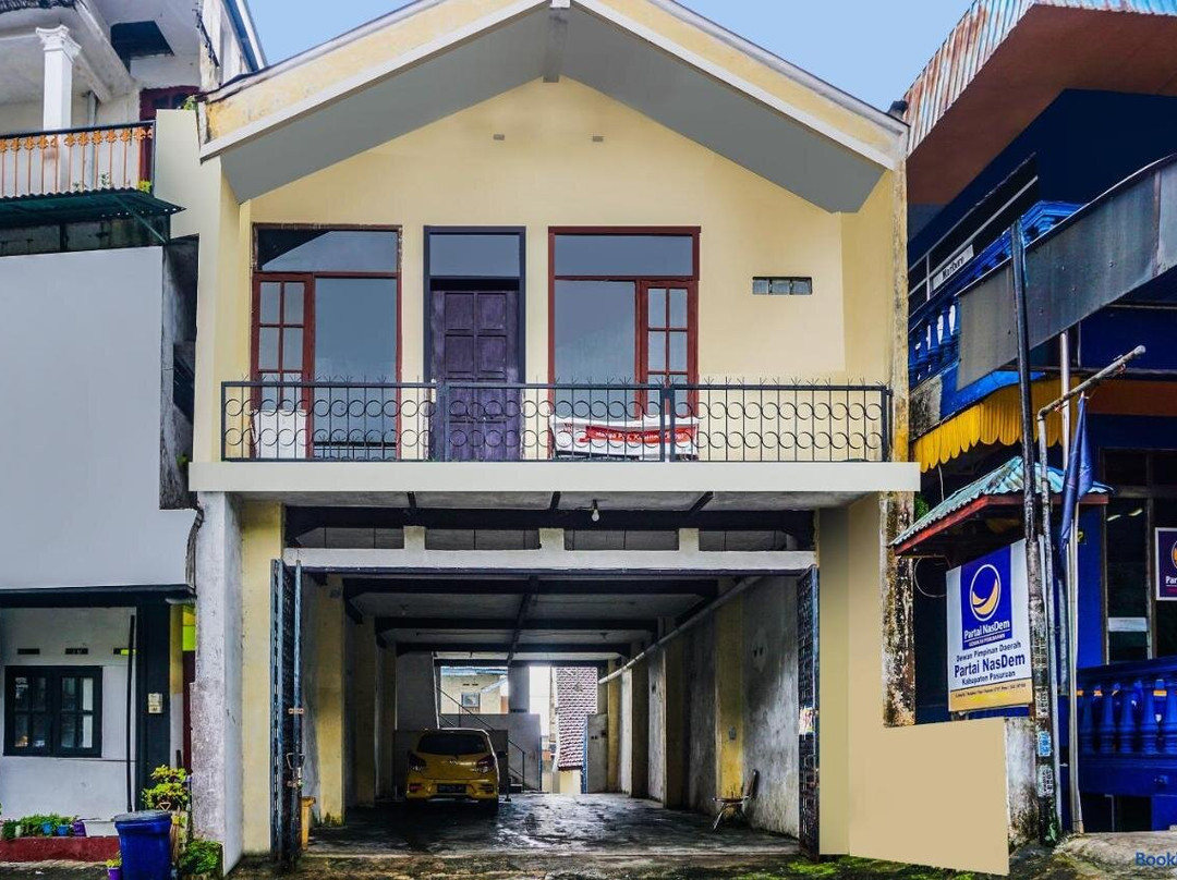 OYO Life 92087 Griya Nurainy