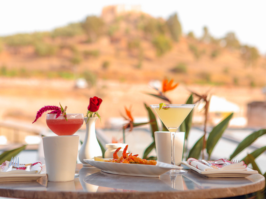 Sama Rooftop Cocktails & Eat