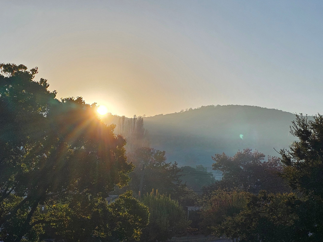 Hills Of Gold Motel主图