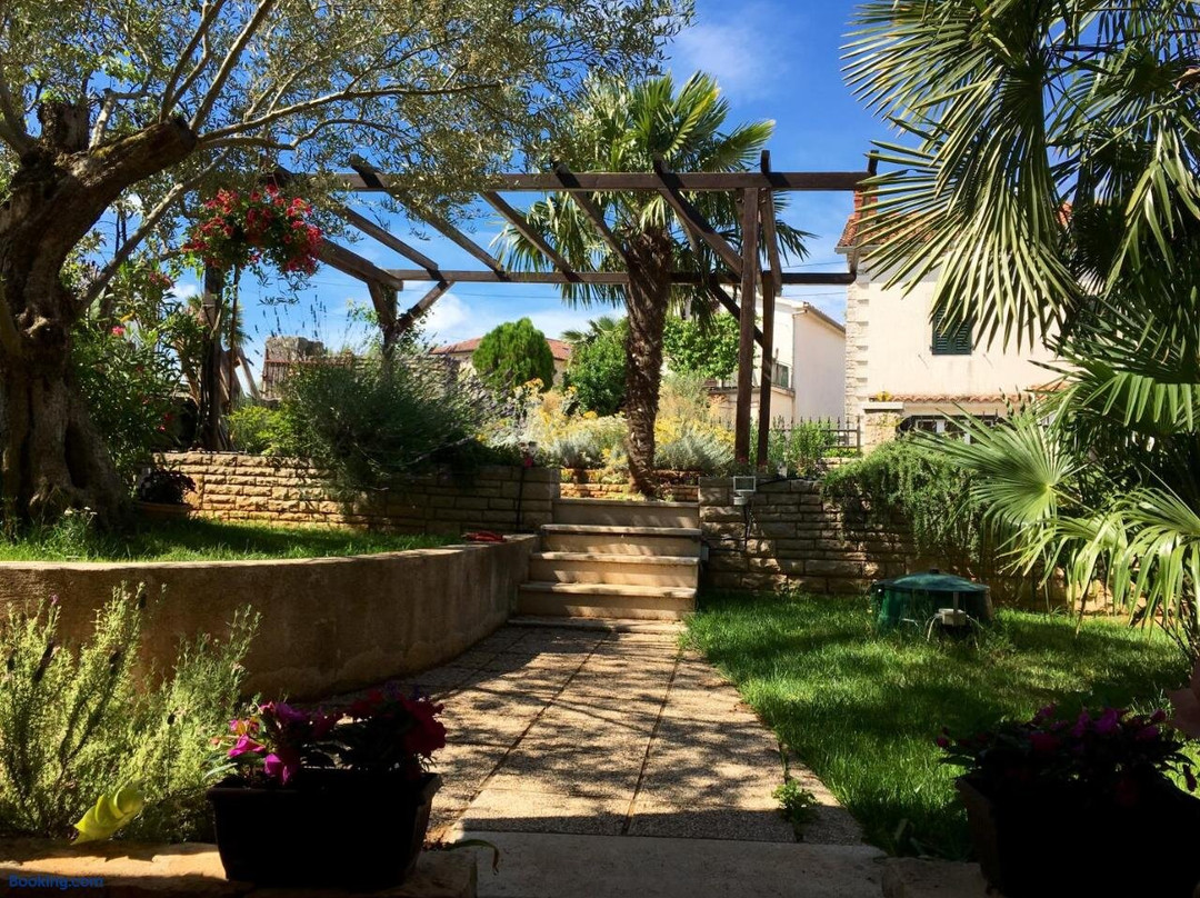 Juli's Place
