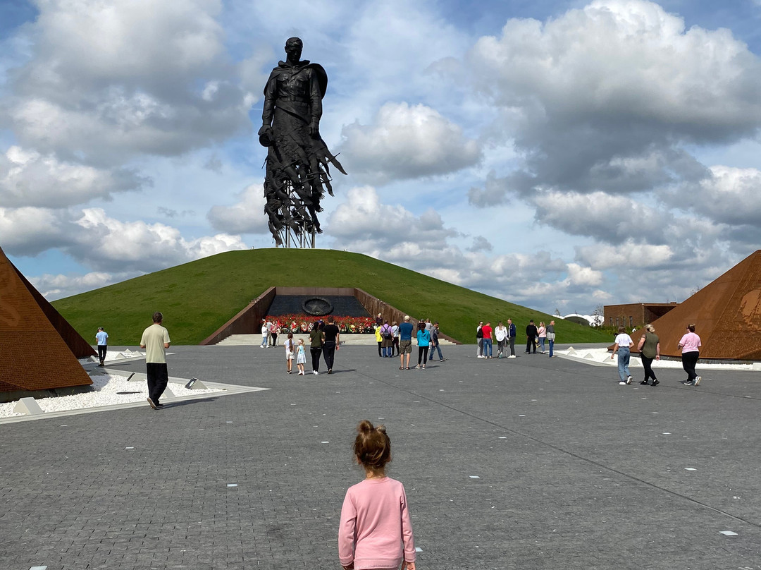 Rzhevskiy Memorial to a Soviet Soldier-Rzhev必去景点