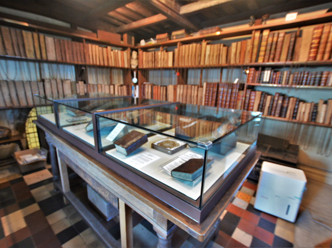 Wimborne Minster Chained Library-Wimborne Minster必去景点