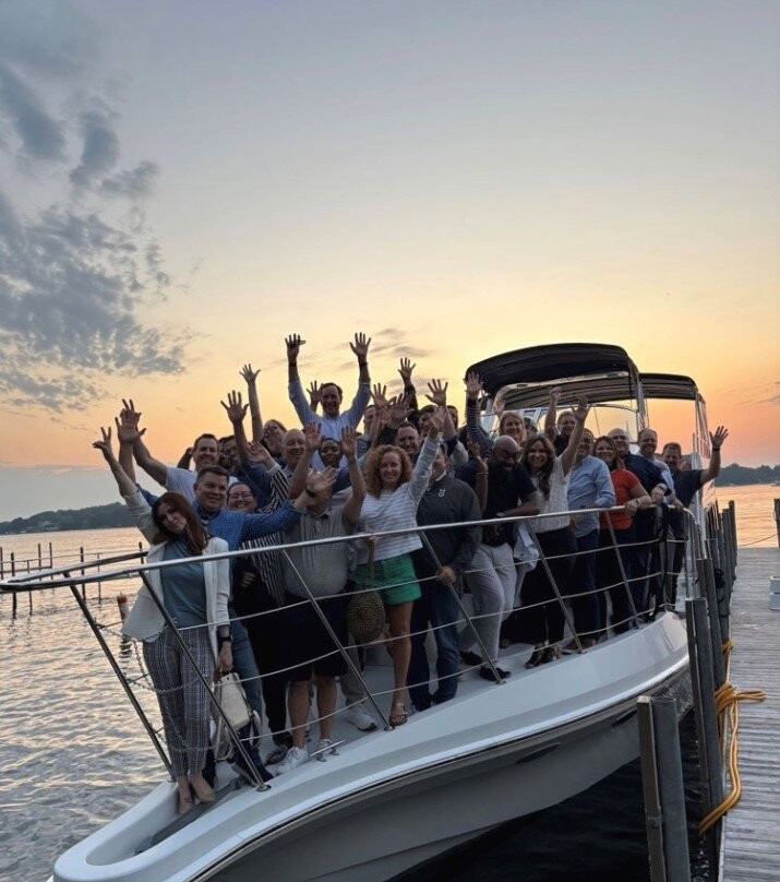 Al & Alma's Supper Club and Charter Cruises-Mound必去景点