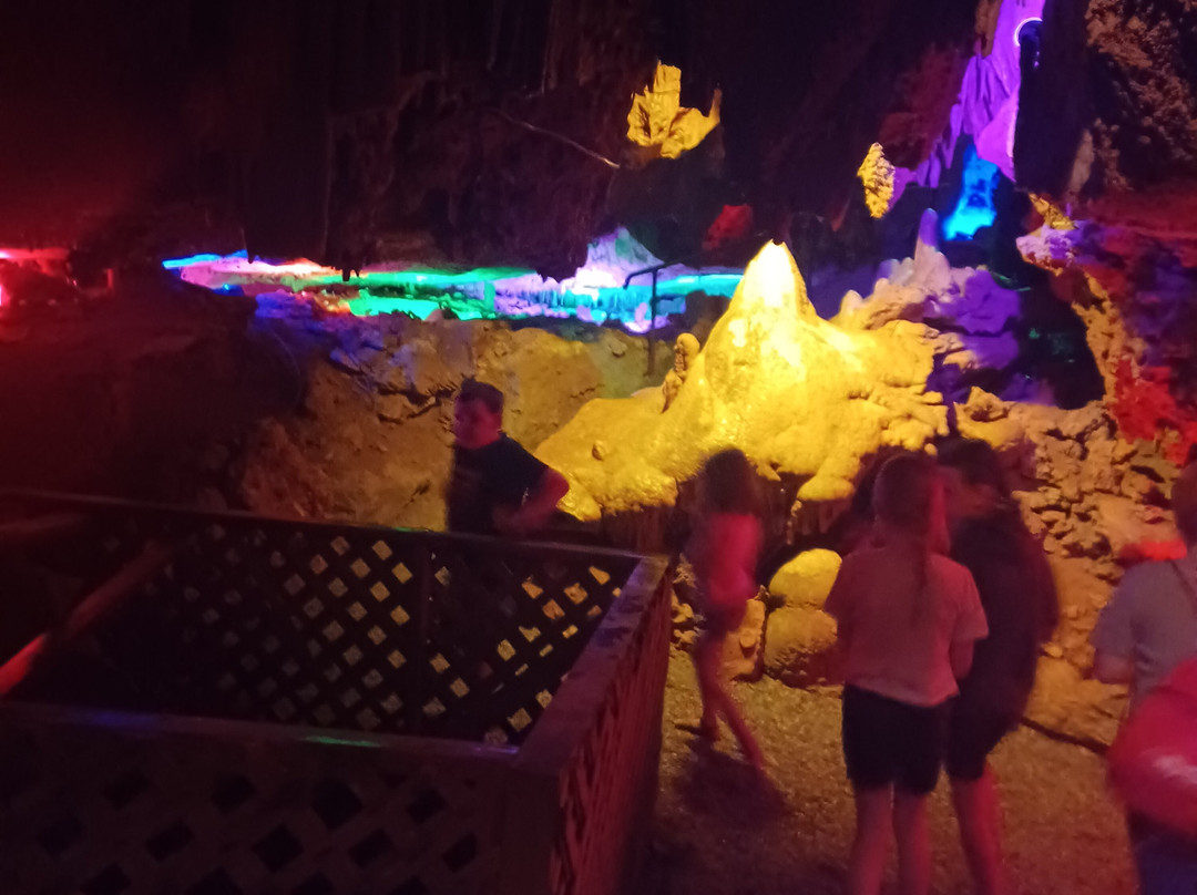 Coral Caverns-Manns Choice必去景点