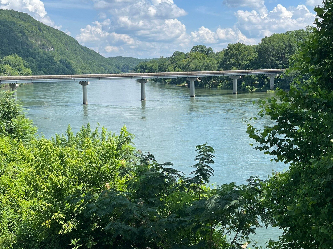 Angler's White River Resort主图