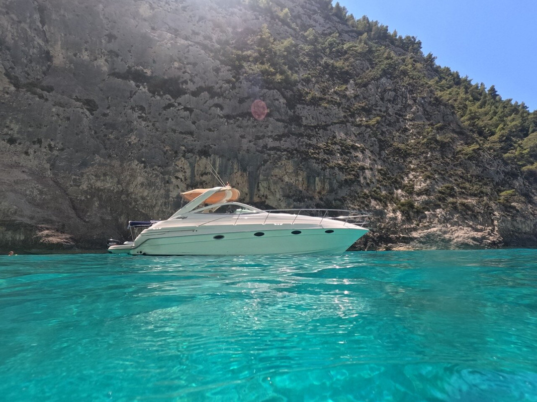 Explore Zakynthos luxury private services.-扎金索斯镇必去景点