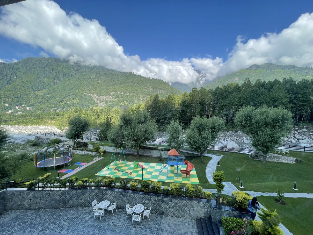 The Allure Grand Resort Manali-浴室