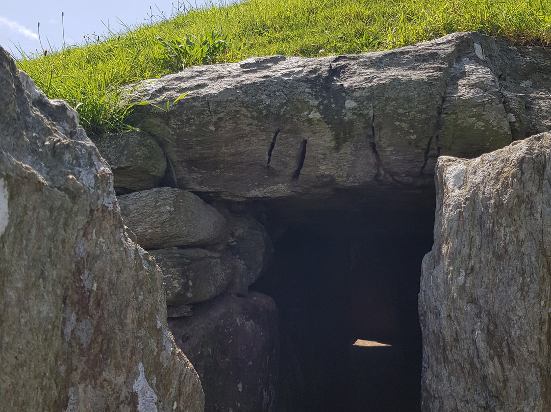 Bryn Celli Ddu-Llanddaniel Fab必去景点