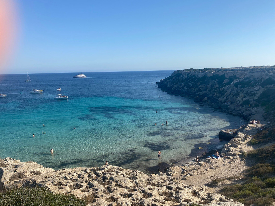 Scogliera Cala Azzurra-法维格纳纳必去景点