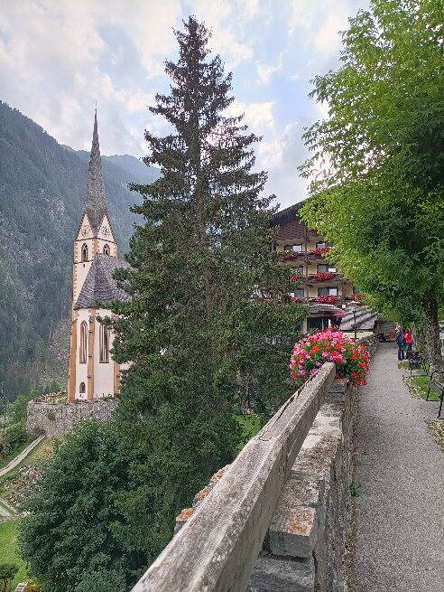 Pfarrkirche Heiligenblut (hl. Vinzenz)-海利根布卢特必去景点