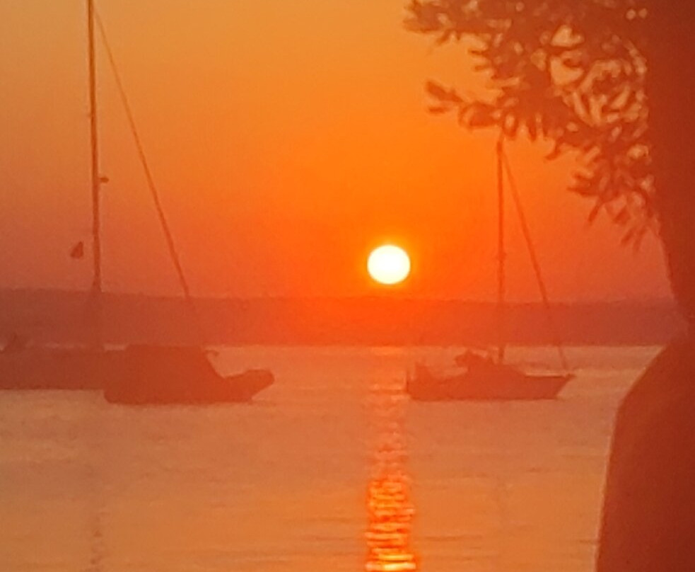 Liberte Bar-Akbuk必去景点